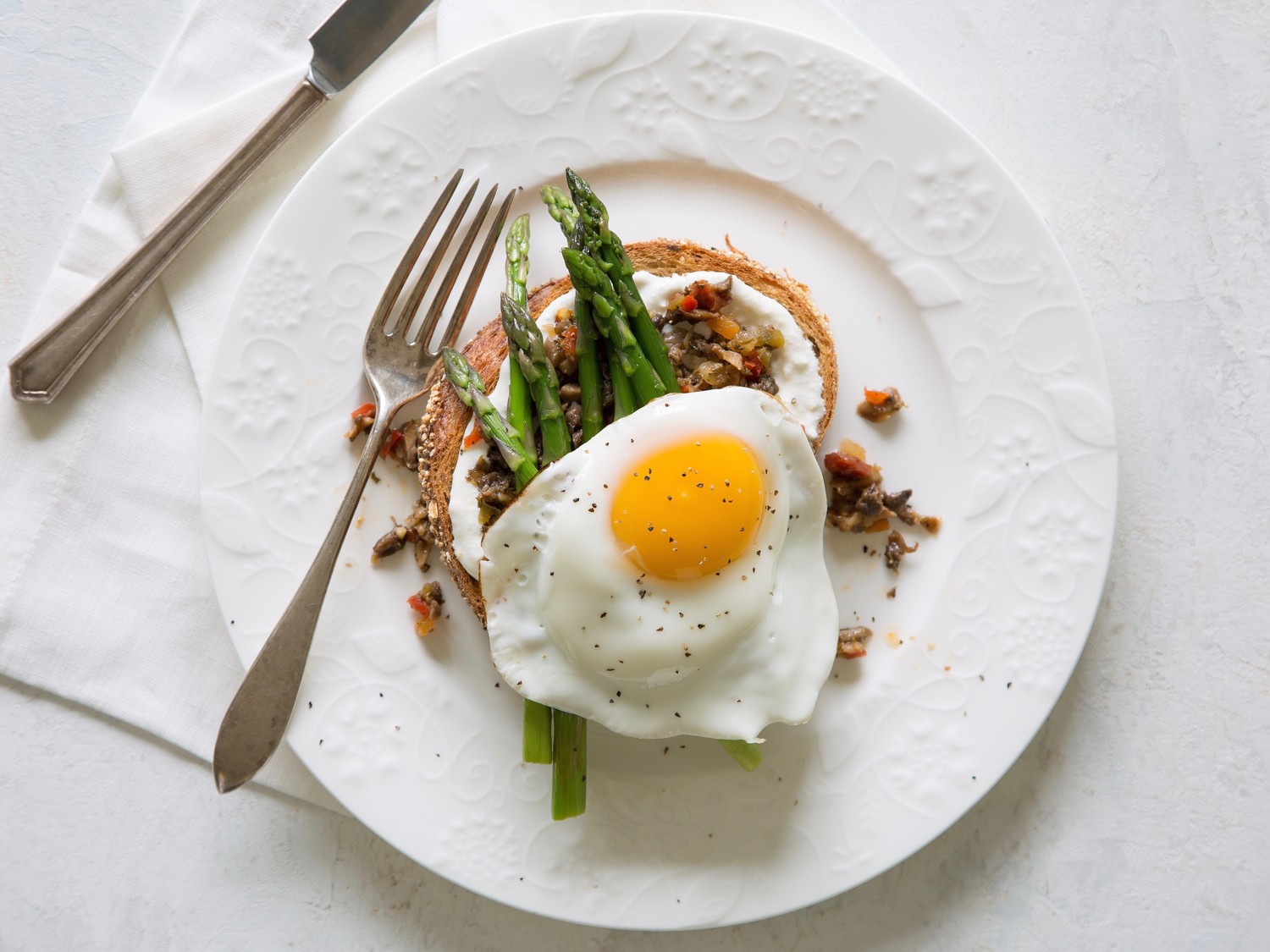 EggAsparagus Tartines